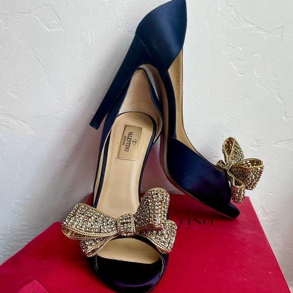 Valentino Satin shoes with Gold Bows - Picture 2 of 4